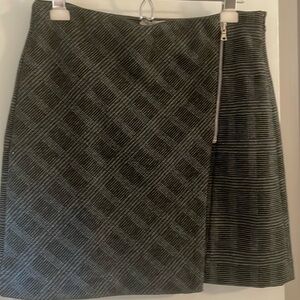 Black and white plaid skirt with silver zipper size 6 the Loft